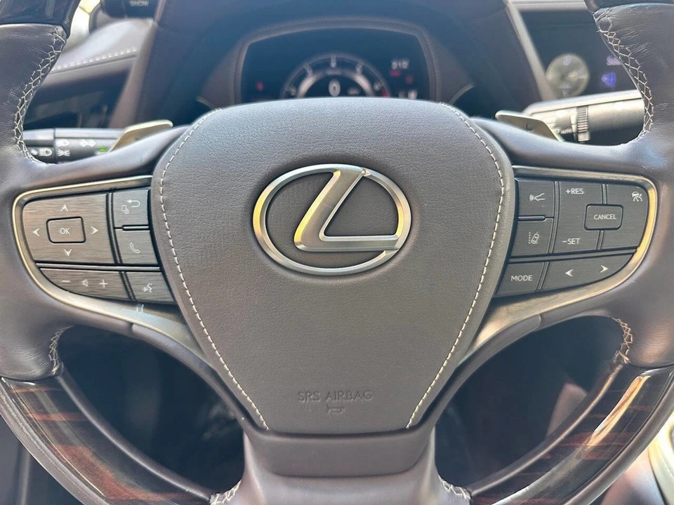 2018 Lexus LS 5th Gen - Image 17 of 24