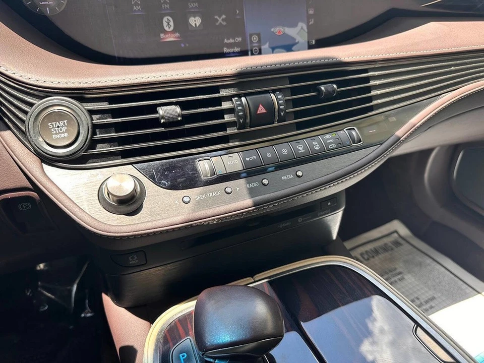 2018 Lexus LS 5th Gen - Image 21 of 24
