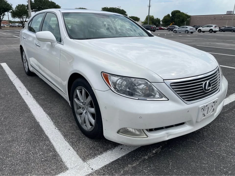 2018 Lexus LS 5th Gen - Image 5 of 15