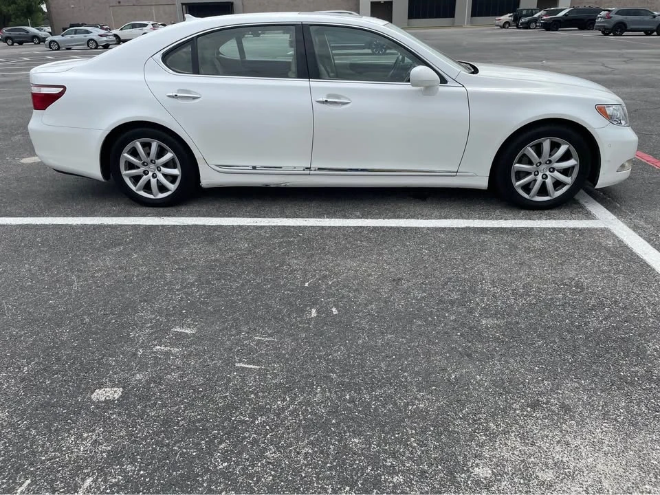 2018 Lexus LS 5th Gen - Image 6 of 15