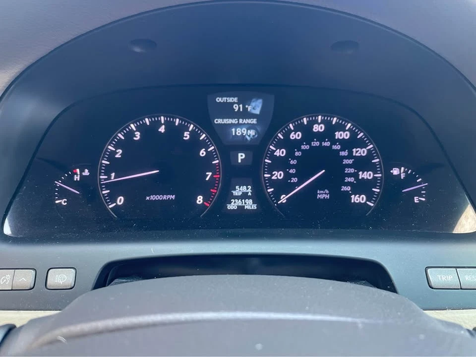 2018 Lexus LS 5th Gen - Image 10 of 15