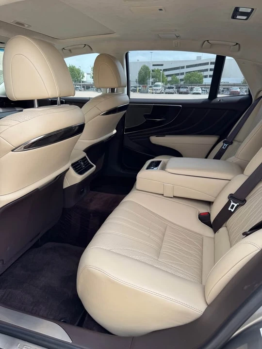 2018 Lexus LS 5th Gen - Image 8 of 12