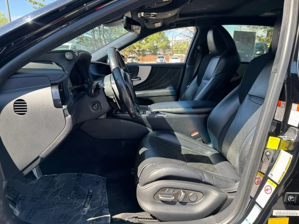 2018 Lexus LS 5th Gen - Image 11 of 20