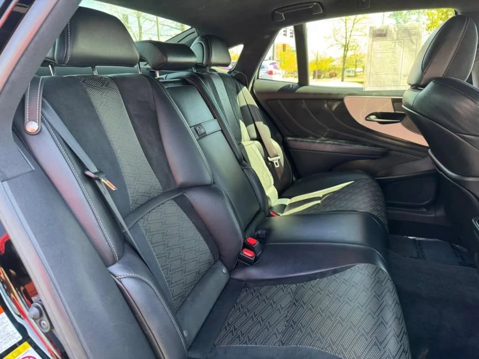 2018 Lexus LS 5th Gen - Image 15 of 20