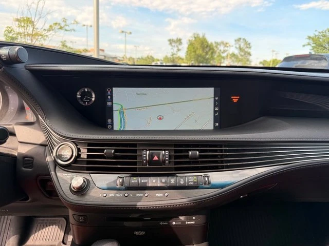 2018 Lexus LS 5th Gen - Image 16 of 20