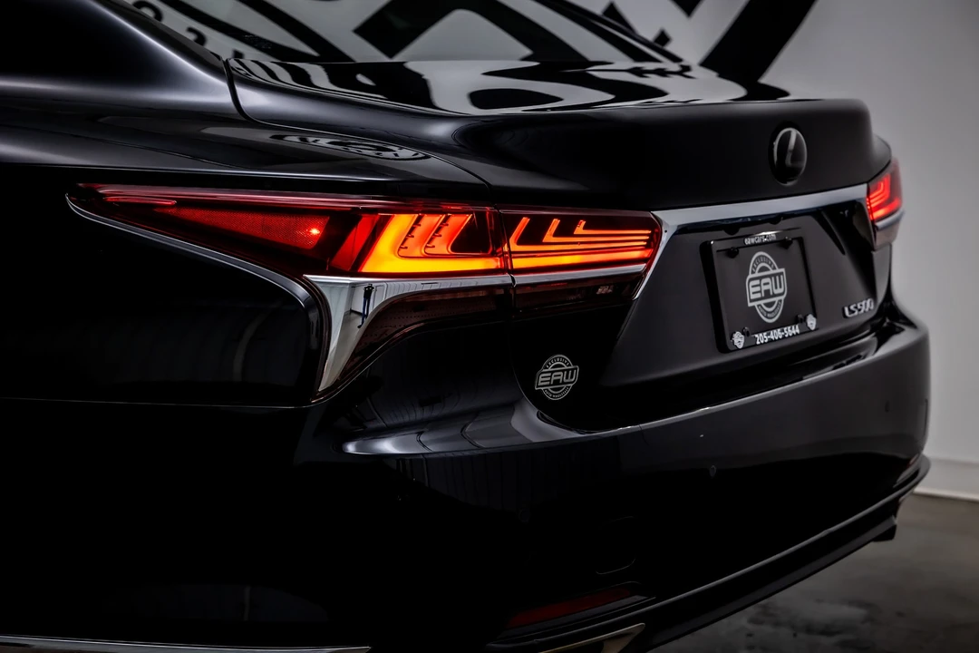 2018 Lexus LS 5th Gen - Image 11 of 12