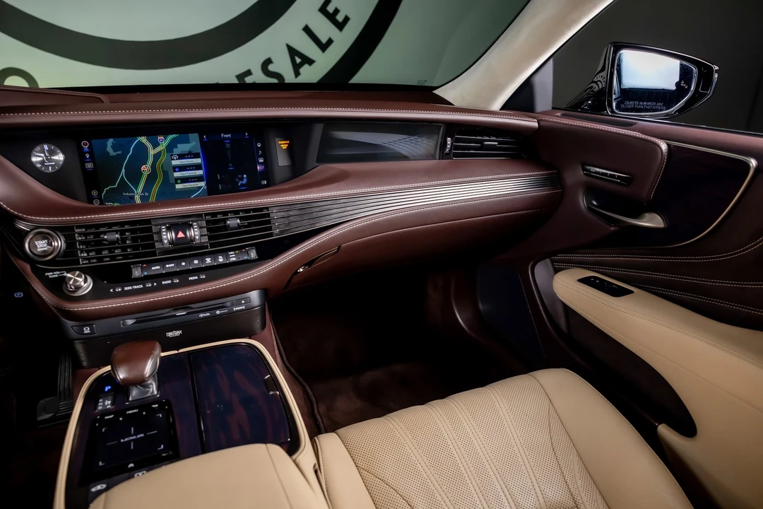 2018 Lexus LS 5th Gen - Image 8 of 12