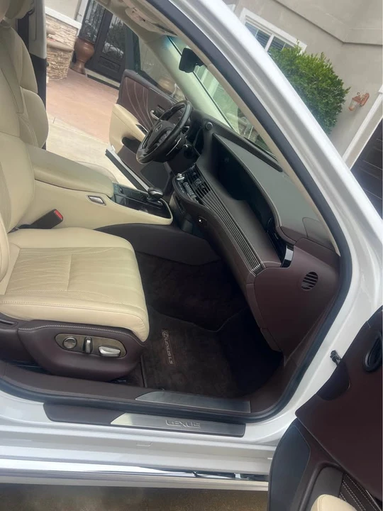 2018 Lexus LS 5th Gen - Image 11 of 13