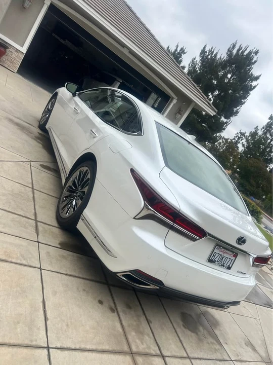 2018 Lexus LS 5th Gen - Image 6 of 13