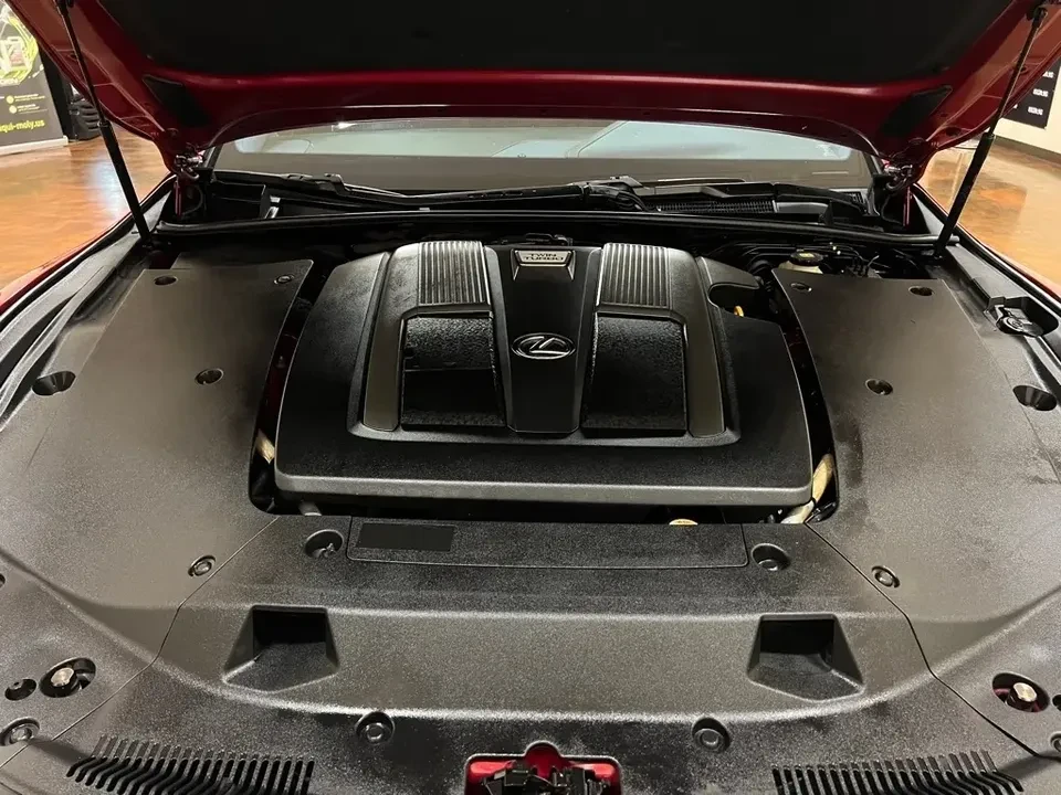 2018 Lexus LS 5th Gen - Image 15 of 19