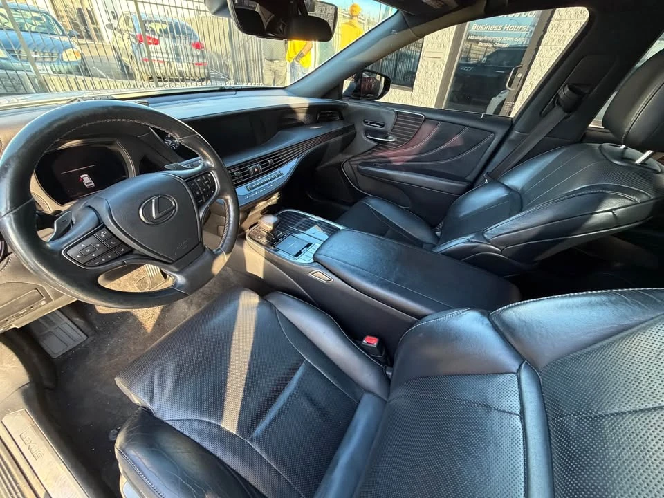 2018 Lexus LS 5th Gen - Image 15 of 20