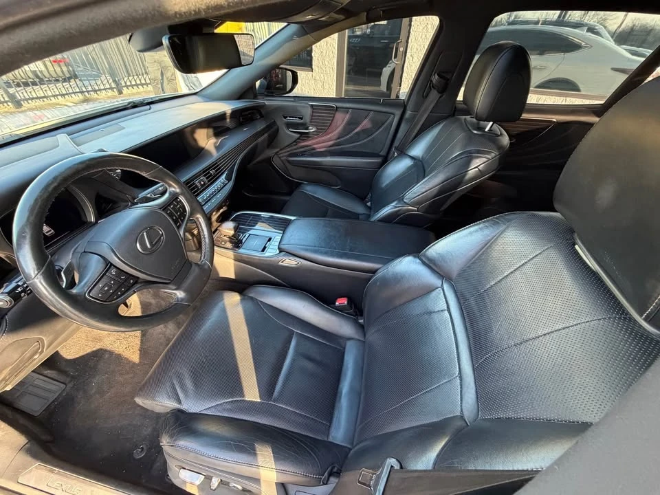 2018 Lexus LS 5th Gen - Image 13 of 20
