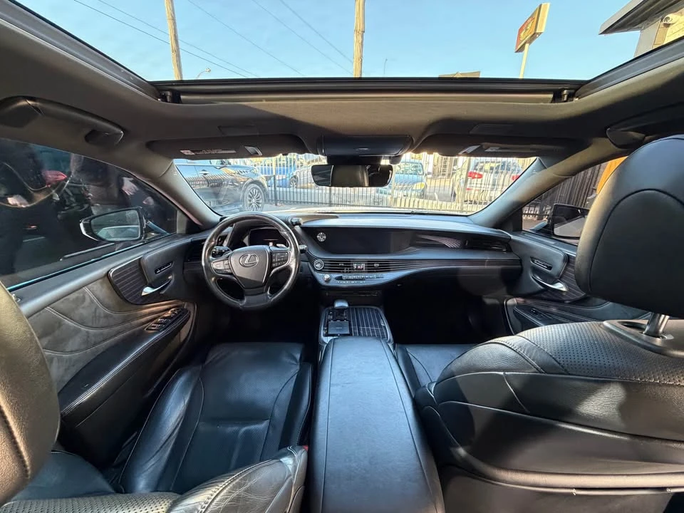 2018 Lexus LS 5th Gen - Image 18 of 20