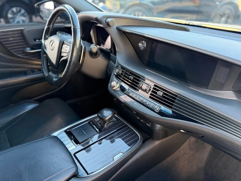2018 Lexus LS 5th Gen - Image 14 of 20