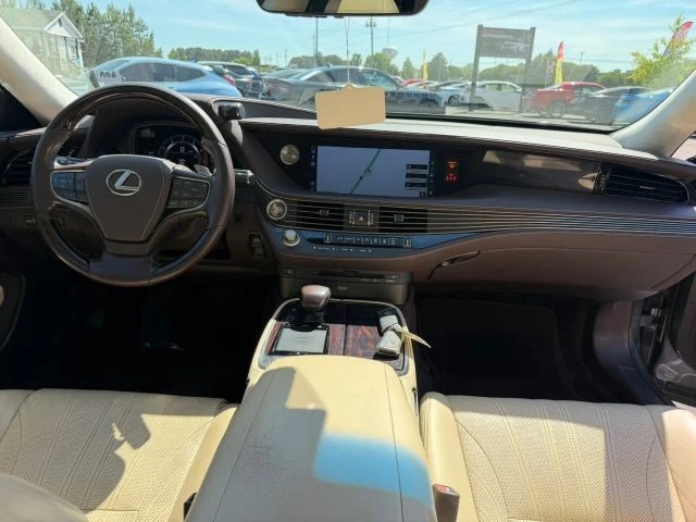 2018 Lexus LS 5th Gen - Image 21 of 31