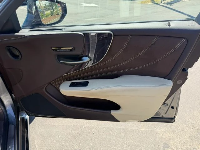 2018 Lexus LS 5th Gen - Image 26 of 31