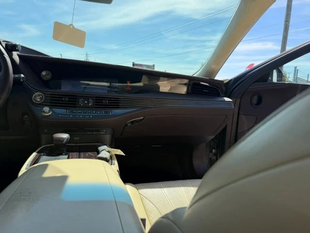 2018 Lexus LS 5th Gen - Image 22 of 31