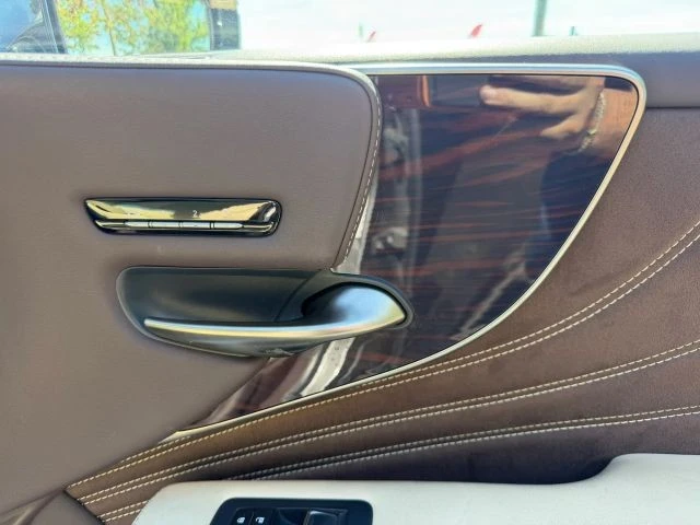 2018 Lexus LS 5th Gen - Image 27 of 31