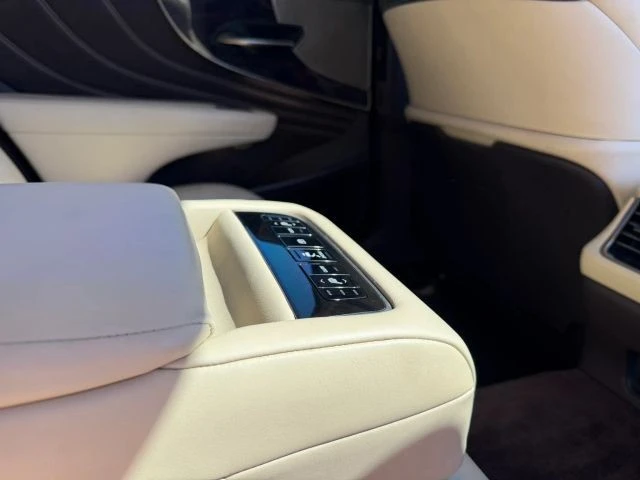 2018 Lexus LS 5th Gen - Image 19 of 31