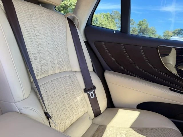 2018 Lexus LS 5th Gen - Image 24 of 31