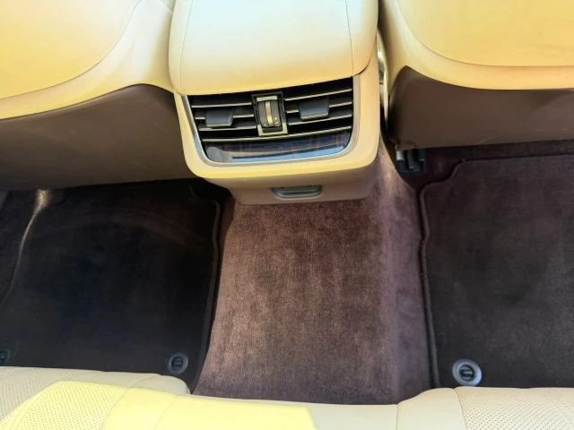 2018 Lexus LS 5th Gen - Image 25 of 31