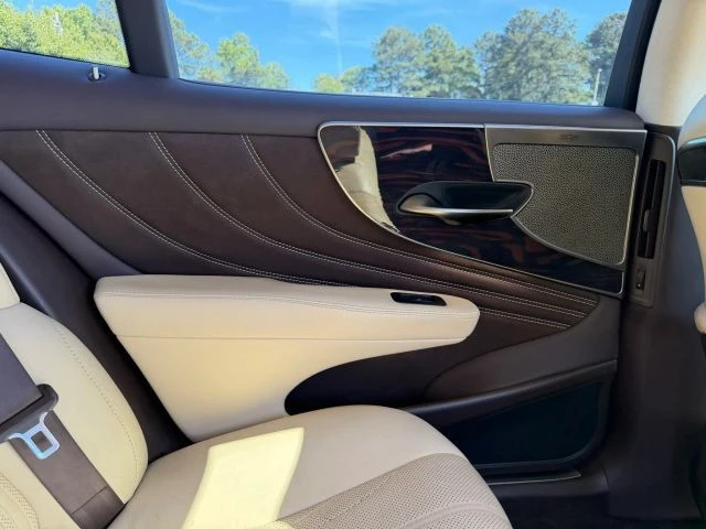 2018 Lexus LS 5th Gen - Image 23 of 31