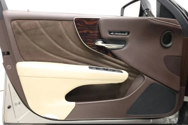 2018 Lexus LS 5th Gen - Image 9 of 12
