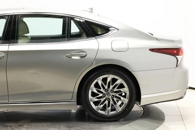 2018 Lexus LS 5th Gen - Image 8 of 12