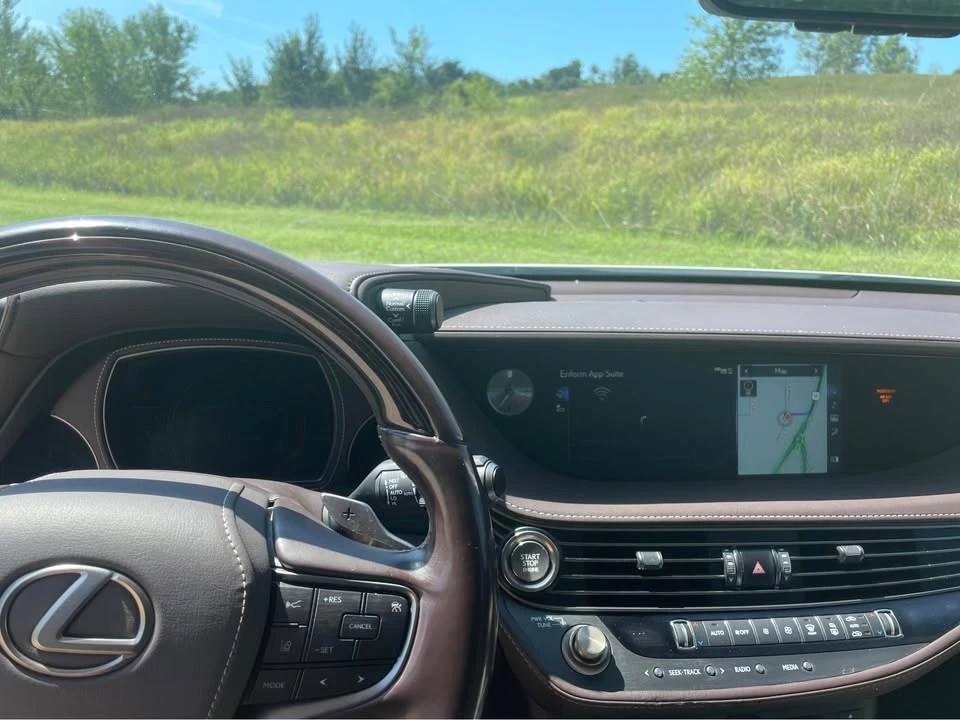 2018 Lexus LS 5th Gen - Image 4 of 4