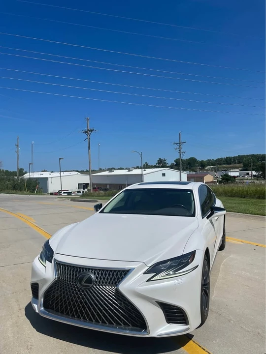 2018 Lexus LS 5th Gen - Image 2 of 4