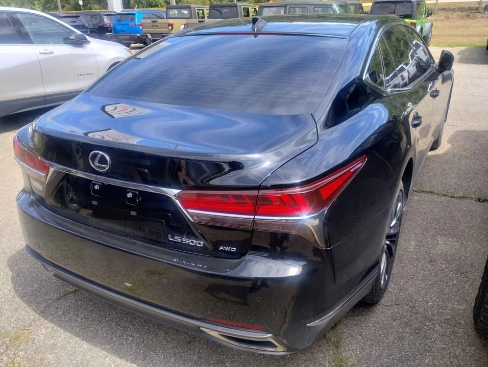 2018 Lexus LS 5th Gen - Image 4 of 4