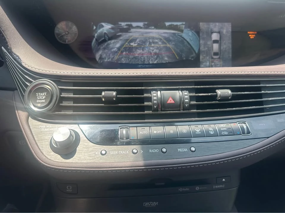 2018 Lexus LS 5th Gen - Image 16 of 20