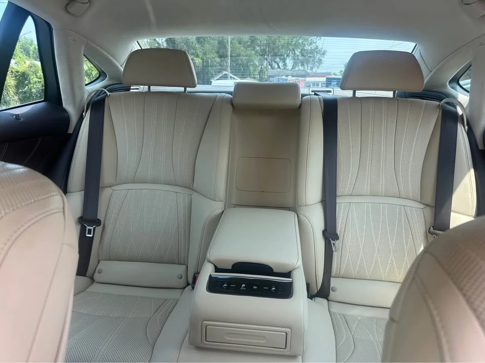 2018 Lexus LS 5th Gen - Image 11 of 20