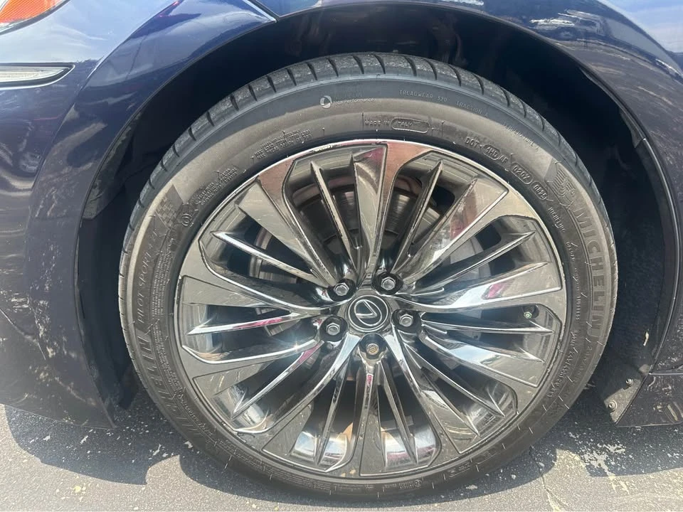 2018 Lexus LS 5th Gen - Image 19 of 20