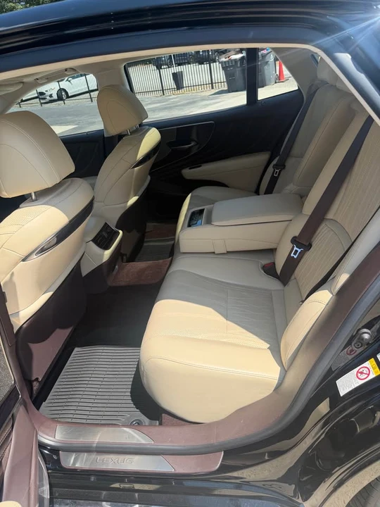 2018 Lexus LS 5th Gen - Image 7 of 9