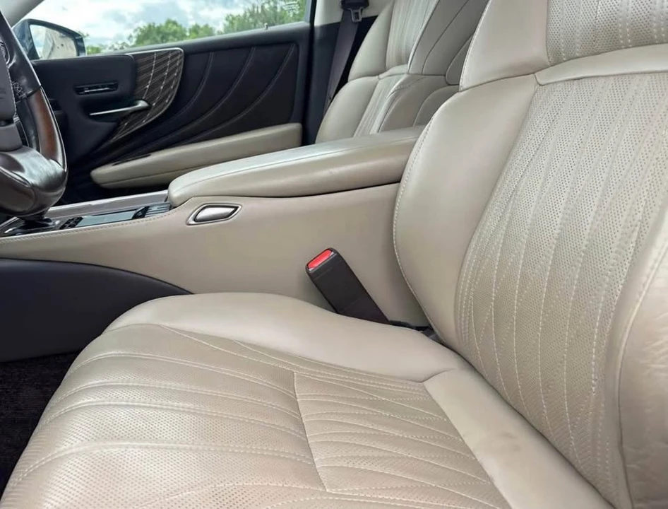 2018 Lexus LS 5th Gen - Image 6 of 12