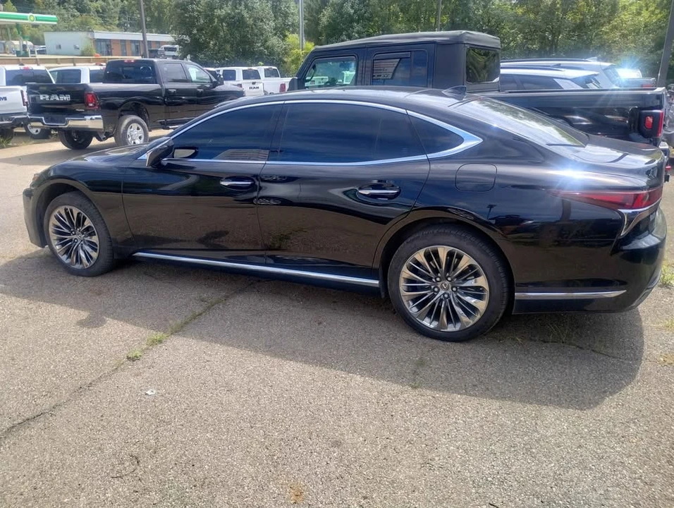 2018 Lexus LS 5th Gen - Image 3 of 4