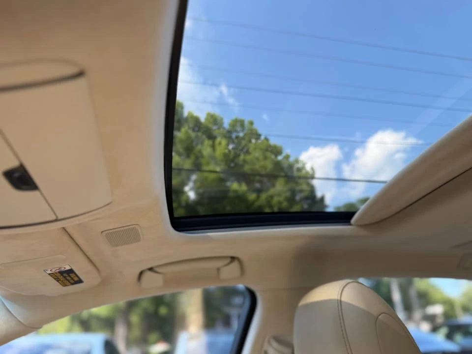 2018 Lexus LS 5th Gen - Image 18 of 19