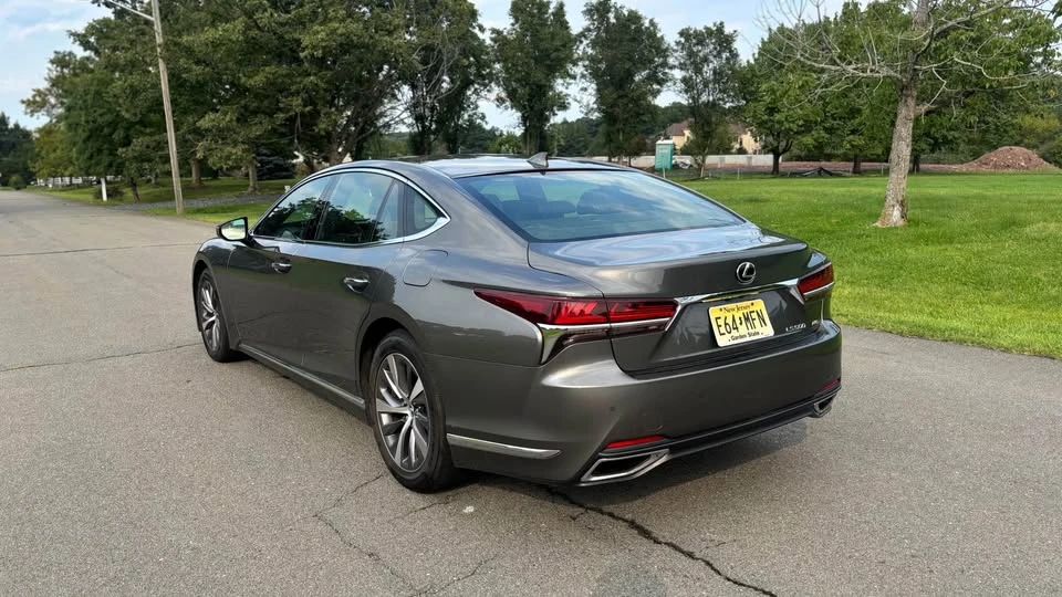 2018 Lexus LS 5th Gen - Image 7 of 13