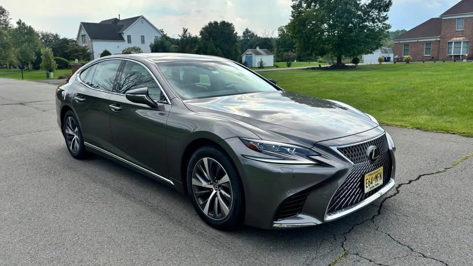 2018 Lexus LS 5th Gen - Image 2 of 13