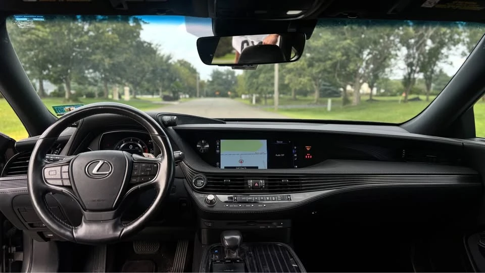 2018 Lexus LS 5th Gen - Image 11 of 13