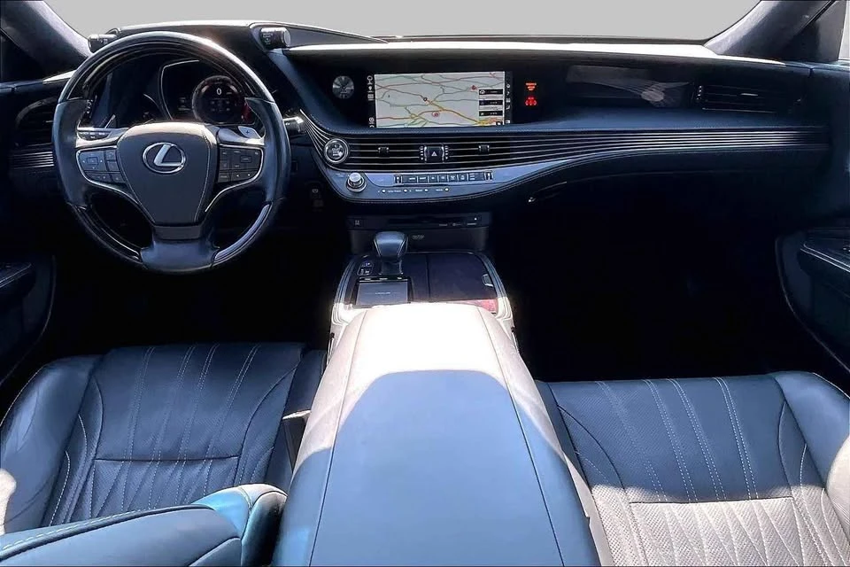 2018 Lexus LS 5th Gen - Image 12 of 15