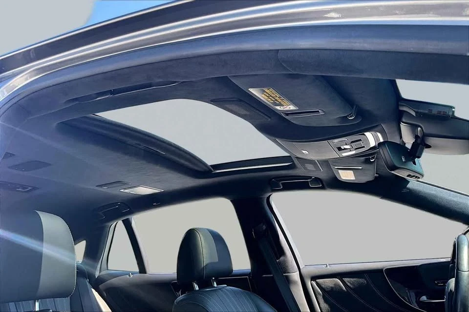 2018 Lexus LS 5th Gen - Image 10 of 15