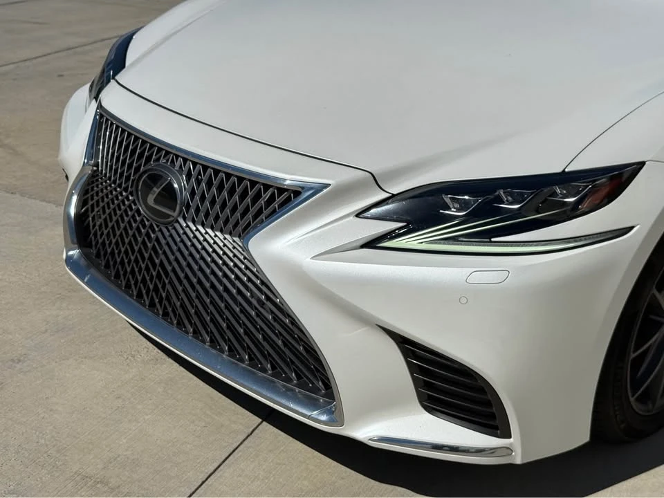 2018 Lexus LS 5th Gen - Image 11 of 20