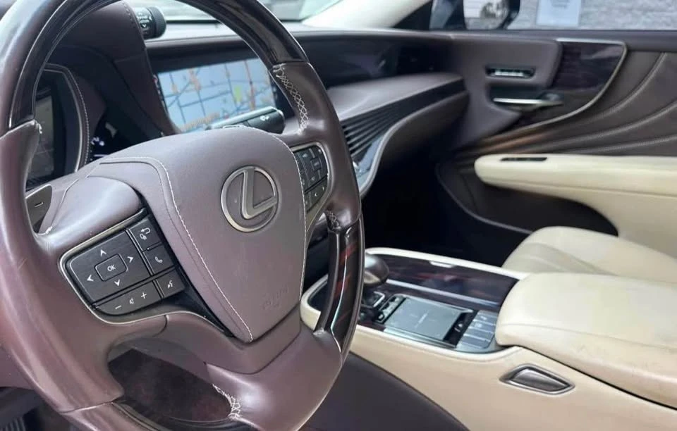 2018 Lexus LS 5th Gen - Image 5 of 12