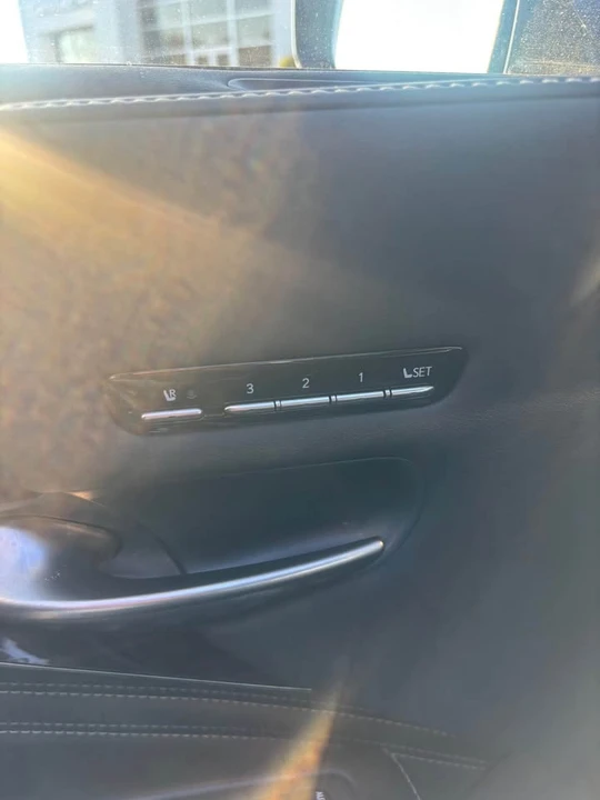 2018 Lexus LS 5th Gen - Image 7 of 13