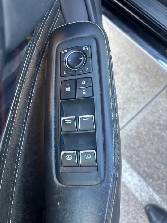 2018 Lexus LS 5th Gen - Image 5 of 13
