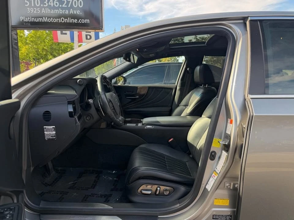 2018 Lexus LS 5th Gen - Image 11 of 20