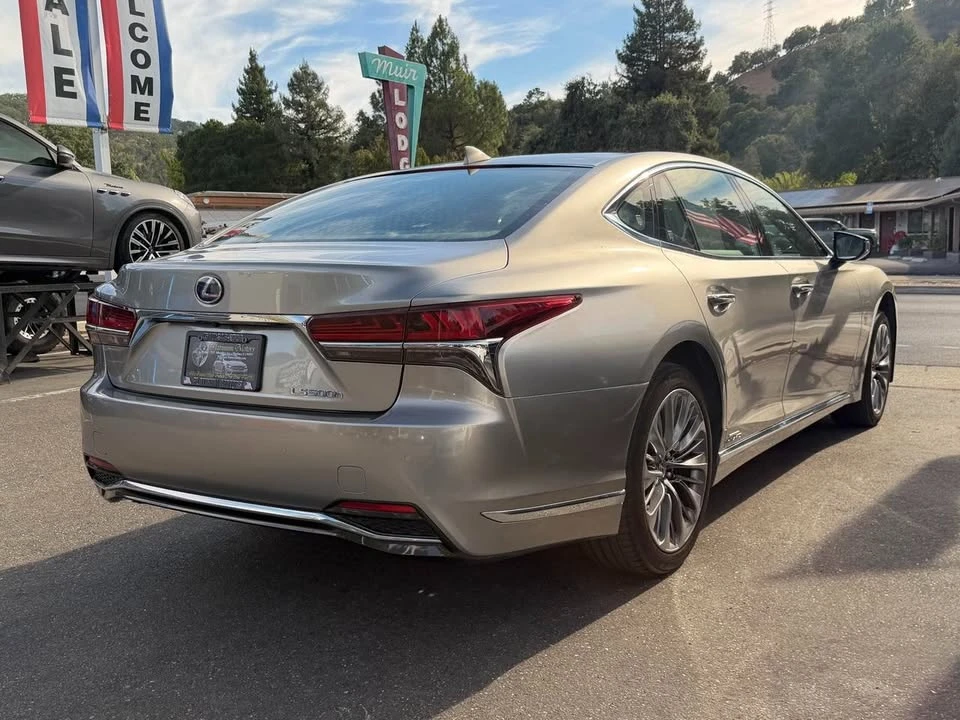 2018 Lexus LS 5th Gen - Image 8 of 20