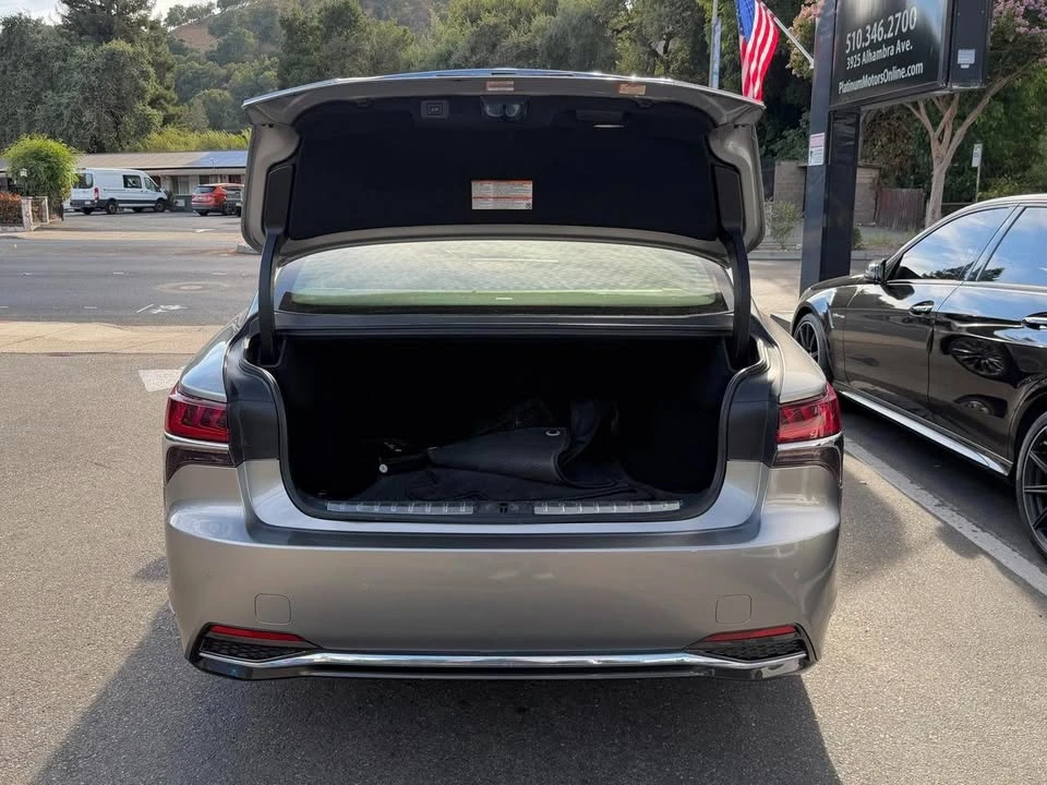2018 Lexus LS 5th Gen - Image 9 of 20